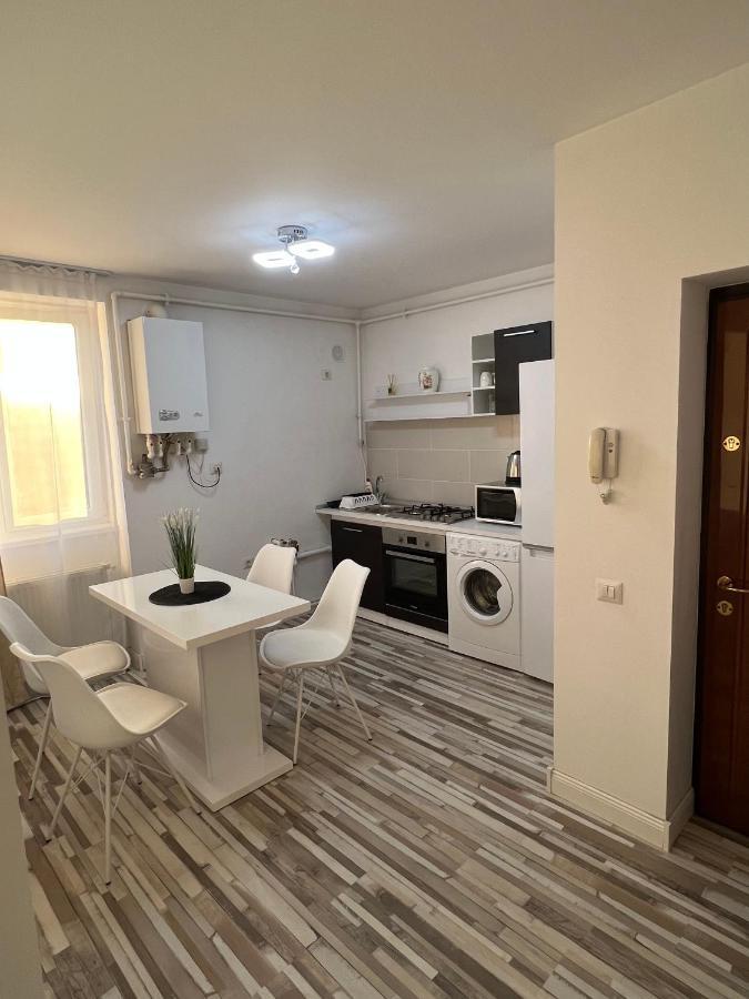 White One Petroşani Exterior foto